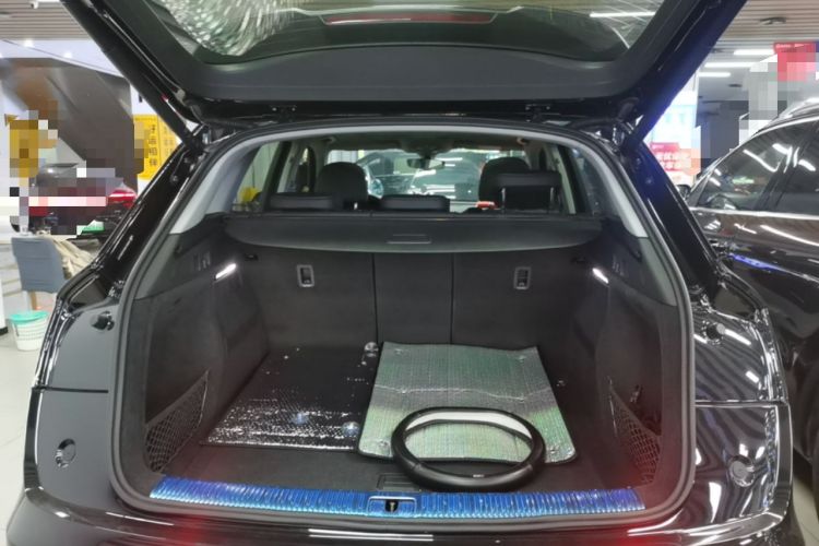 Used Audi Q5L 2022 40T Fashionable and Dynamic Model Trunk