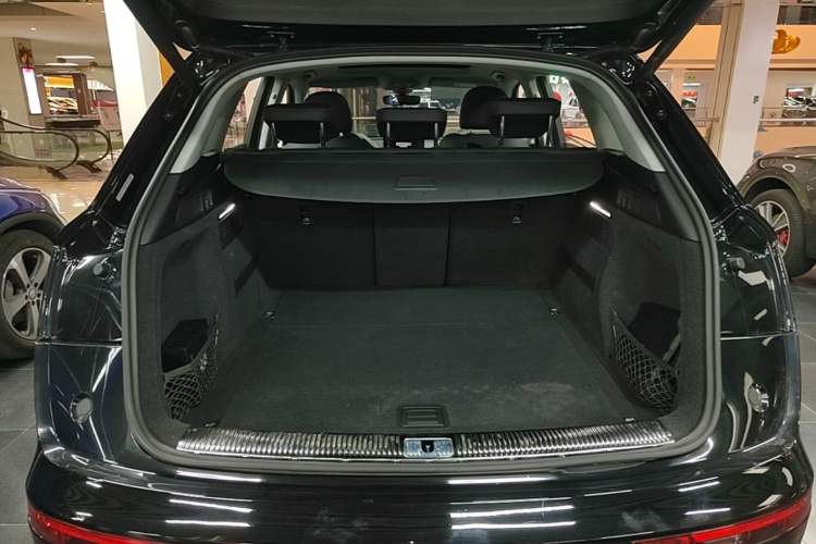 Used Audi Q5L 2022 45T Luxury Dynamic Model Trunk