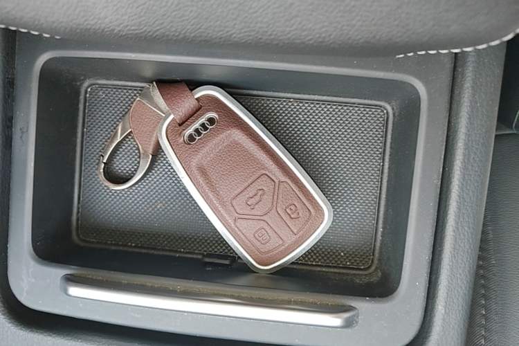 Used Audi Q5L 2022 Updated 45T Luxury Dynamic Version Vehicle Key