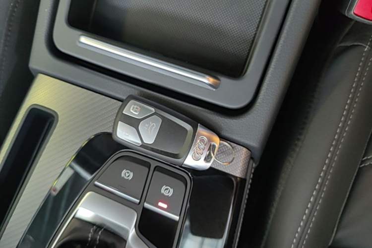 Used Audi Q5L 2022 45T Luxury Dynamic Model Vehicle Key