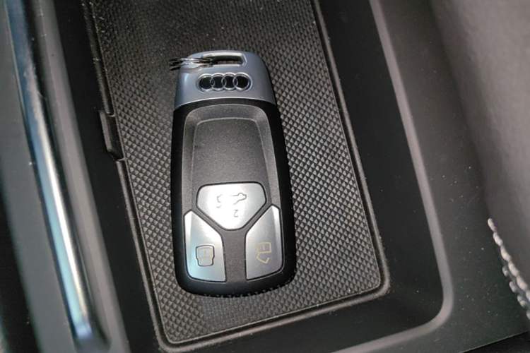 Used Audi Q5L 2022 45T Luxury Dynamic Model Vehicle Key