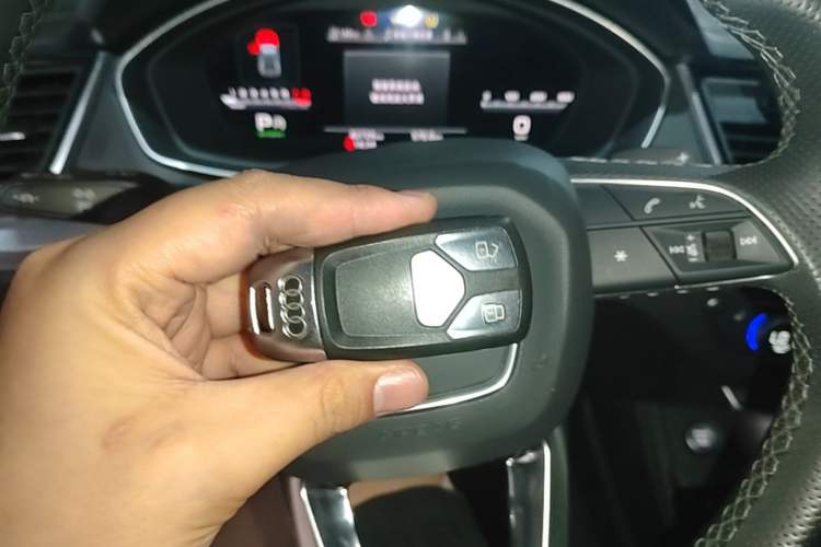 Used Audi Q5L 2022 Updated 45T Luxury Dynamic Version Vehicle Key