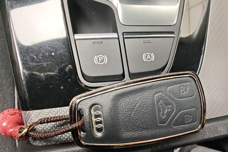 Used Audi Q5L 2022 Updated 40T Luxury Dynamic Edition Vehicle Key