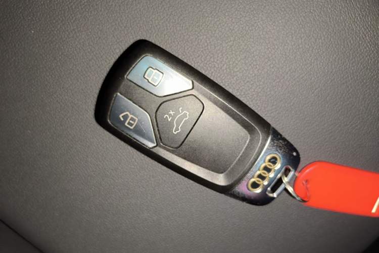 Used Audi Q5L 2022 40T Luxury Dynamic Model Vehicle Key
