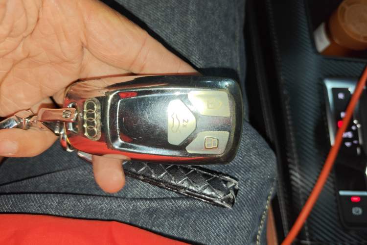 Used Audi Q5L 2022 40T Luxury Dynamic Model Vehicle Key