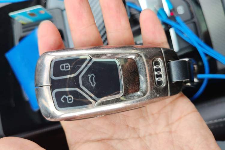 Used Audi Q5L 2022 Updated 40T Luxury Dynamic Edition Vehicle Key