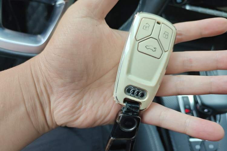 Used Audi Q5L 2022 40T Luxury Dynamic Model Vehicle Key