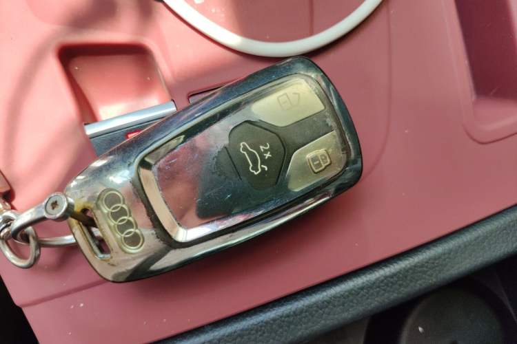 Used Audi Q5L 2022 Updated 40T Luxury Dynamic Edition Vehicle Key