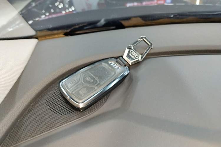 Used Audi Q5L 2022 Updated 40T Luxury Dynamic Edition Vehicle Key