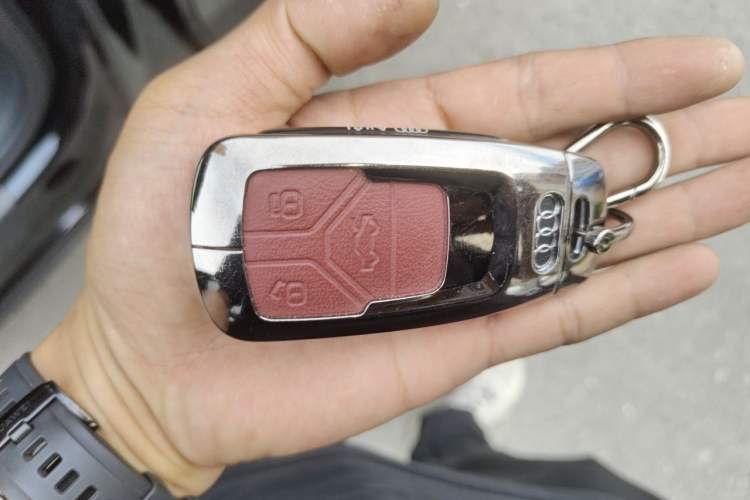 Used Audi Q5L 2022 Updated 45T Luxury Dynamic Version Vehicle Key