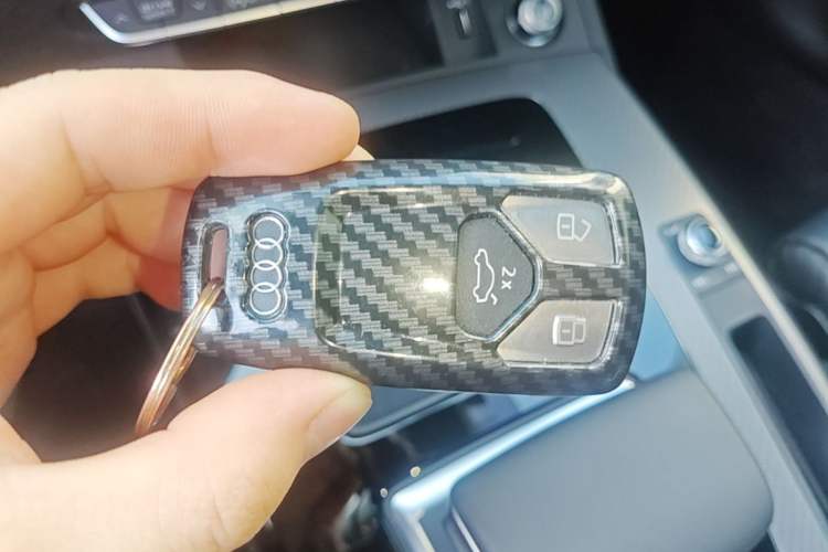 Used Audi Q5L 2022 45T Luxury Dynamic Model Vehicle Key