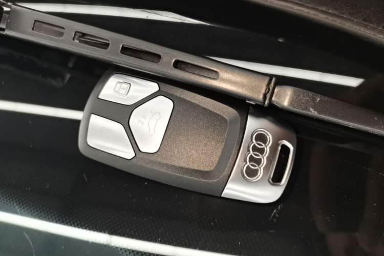 Used Audi Q5L 2022 Updated 45T Luxury Dynamic Version Vehicle Key