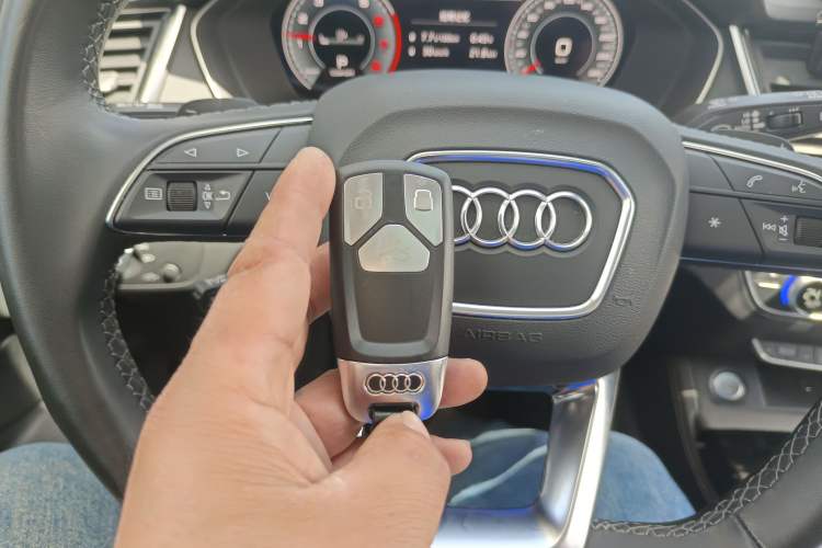 Used Audi Q5L 2022 Updated 40T Luxury Dynamic Edition Vehicle Key