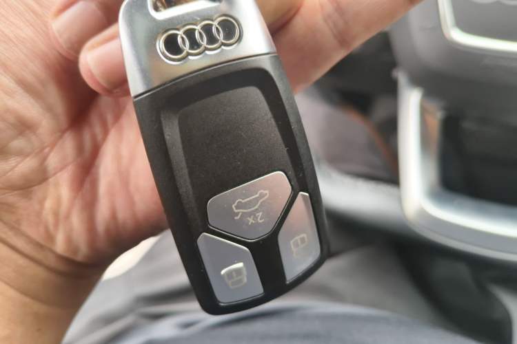 Used Audi Q5L 2022 45T Luxury Dynamic Model Vehicle Key