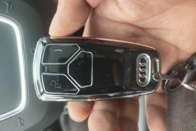Used Audi Q5L 2022 Updated 40T Luxury Dynamic Edition Vehicle Key