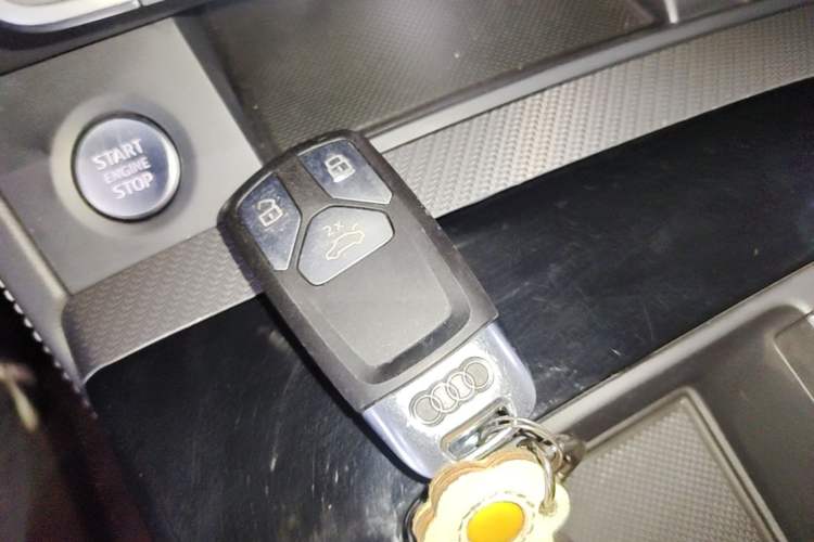 Used Audi Q5L 2022 Updated 40T Luxury Dynamic Edition Vehicle Key