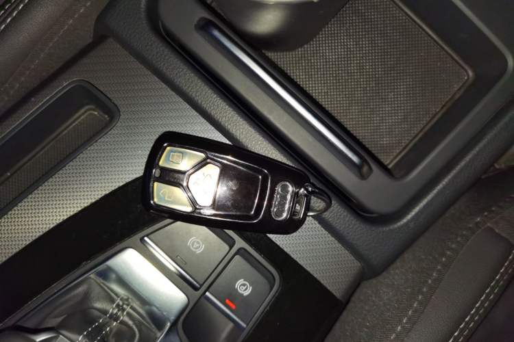 Used Audi Q5L 2022 40T Luxury Dynamic Model Vehicle Key