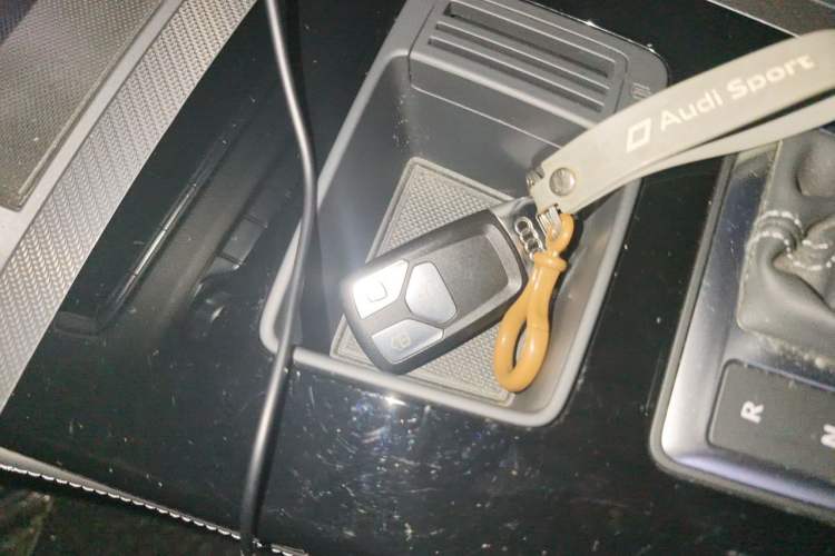 Used Audi Q5L 2022 40T Luxury Dynamic Model Vehicle Key
