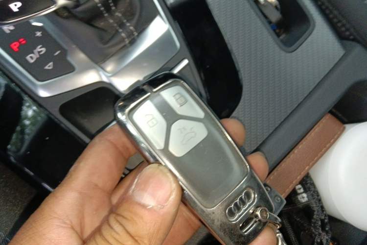 Used Audi Q5L 2022 Updated 45T Luxury Dynamic Version Vehicle Key