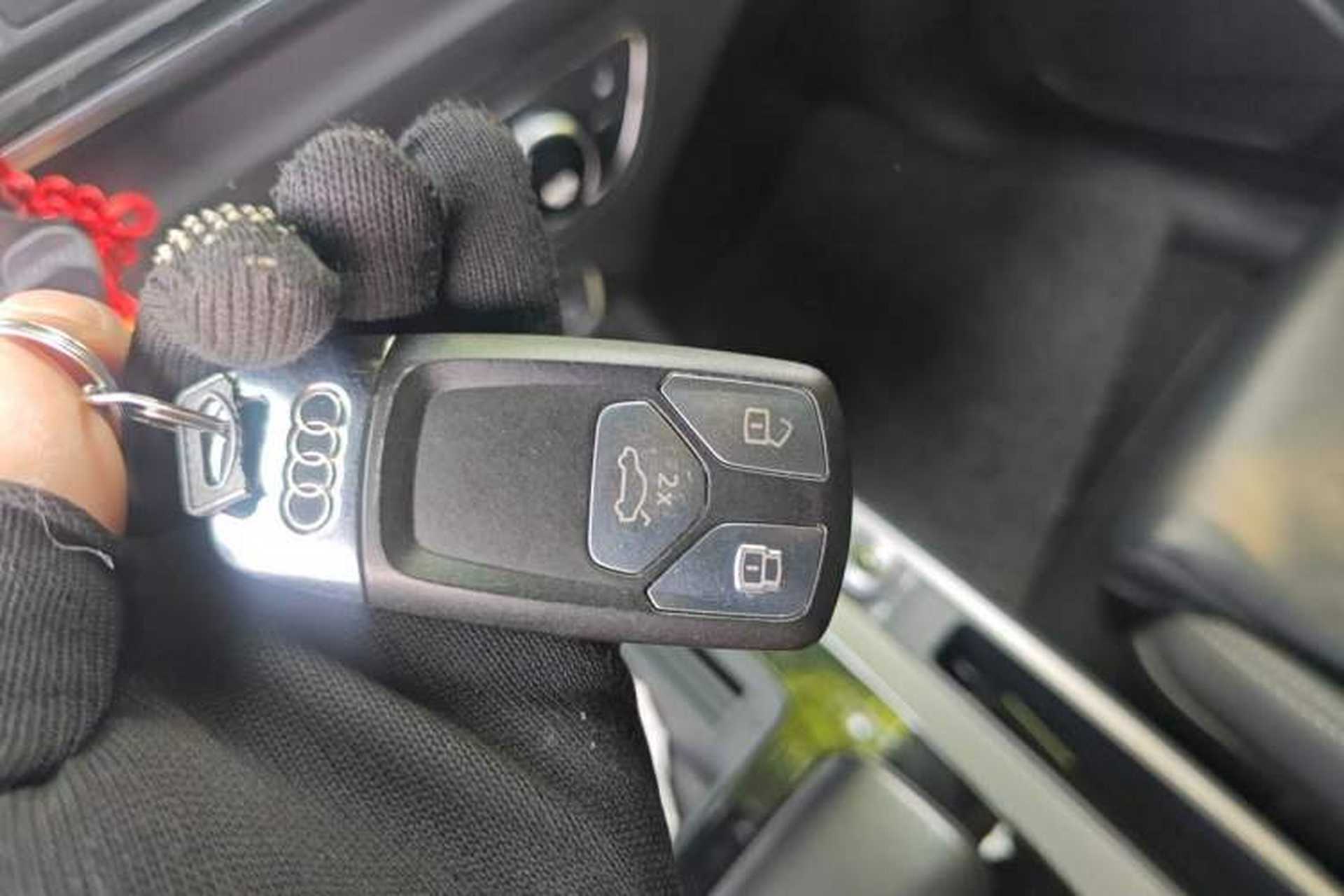 Used Audi Q5L 2022 Updated 40T Luxury Dynamic Edition Vehicle Key