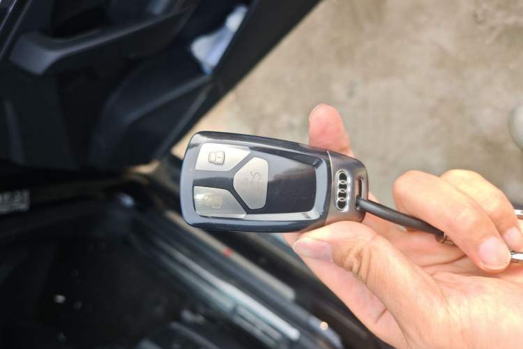 Used Audi Q5L 2022 Updated 45T Luxury Dynamic Version Vehicle Key