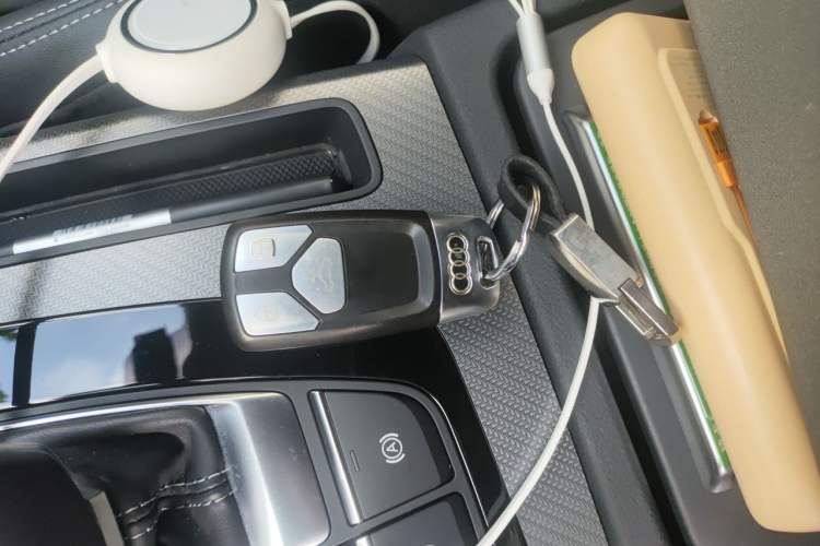 Used Audi Q5L 2022 Updated 40T Luxury Dynamic Edition Vehicle Key