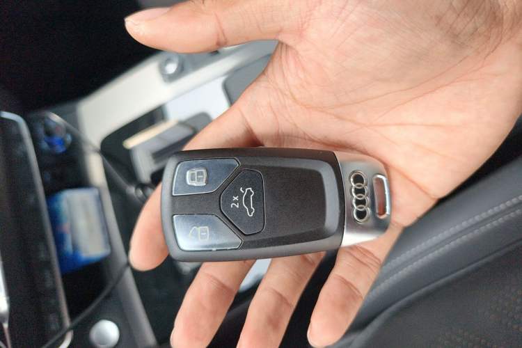 Used Audi Q5L 2022 Updated 40T Luxury Dynamic Edition Vehicle Key