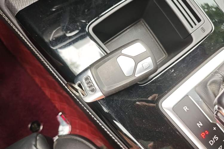 Used Audi Q5L 2022 Updated 45T Luxury Dynamic Version Vehicle Key