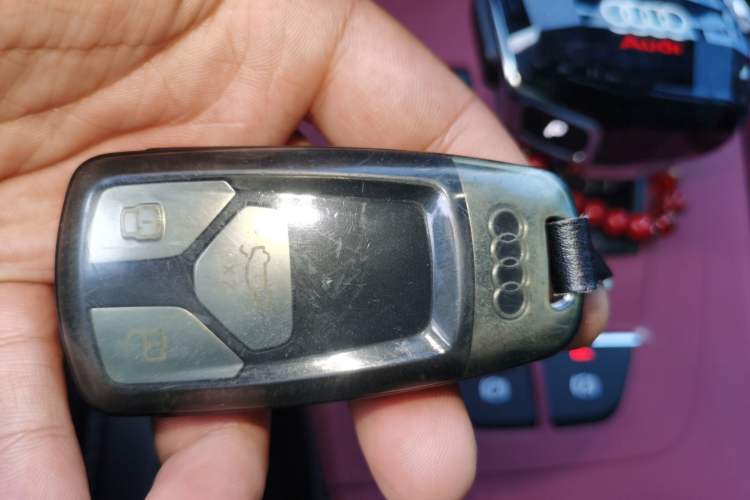 Used Audi Q5L 2022 40T Luxury Dynamic Model Vehicle Key