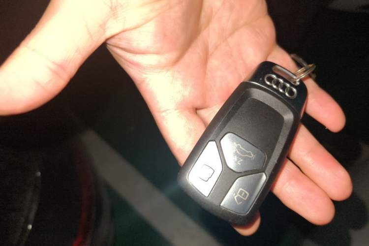 Used Audi Q5L 2022 Updated 45T Luxury Dynamic Version Vehicle Key