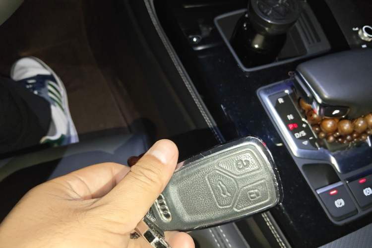 Used Audi Q5L 2022 Updated 45T Luxury Dynamic Version Vehicle Key
