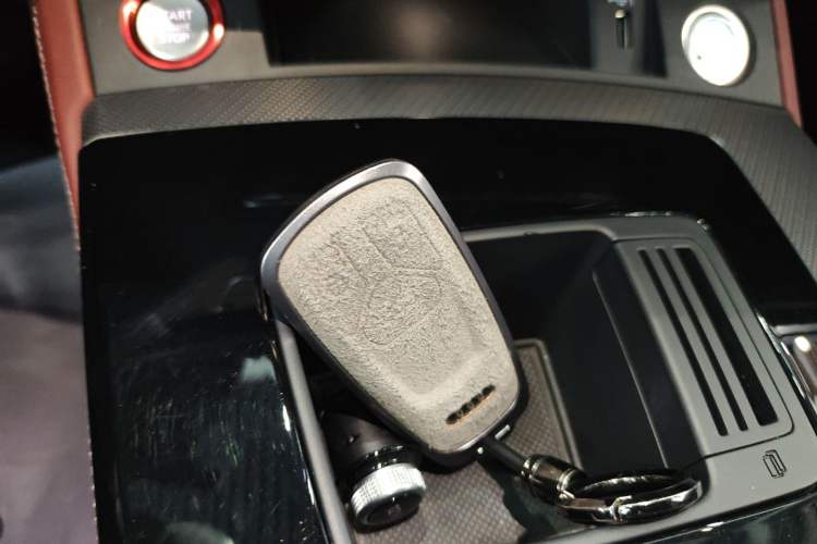 Used Audi Q5L 2022 40T Fashionable and Dynamic Model Vehicle Key