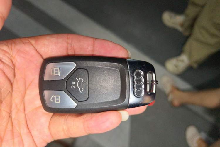 Used Audi Q5L 2022 40T Luxury Dynamic Model Vehicle Key