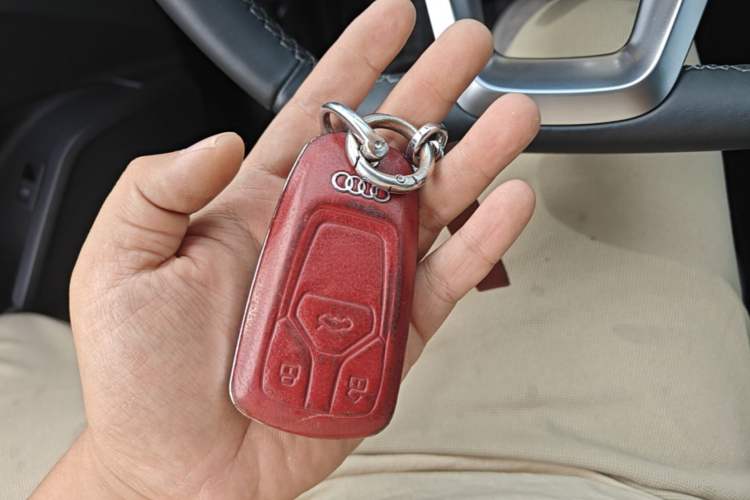 Used Audi Q5L 2022 40T Luxury Dynamic Model Vehicle Key