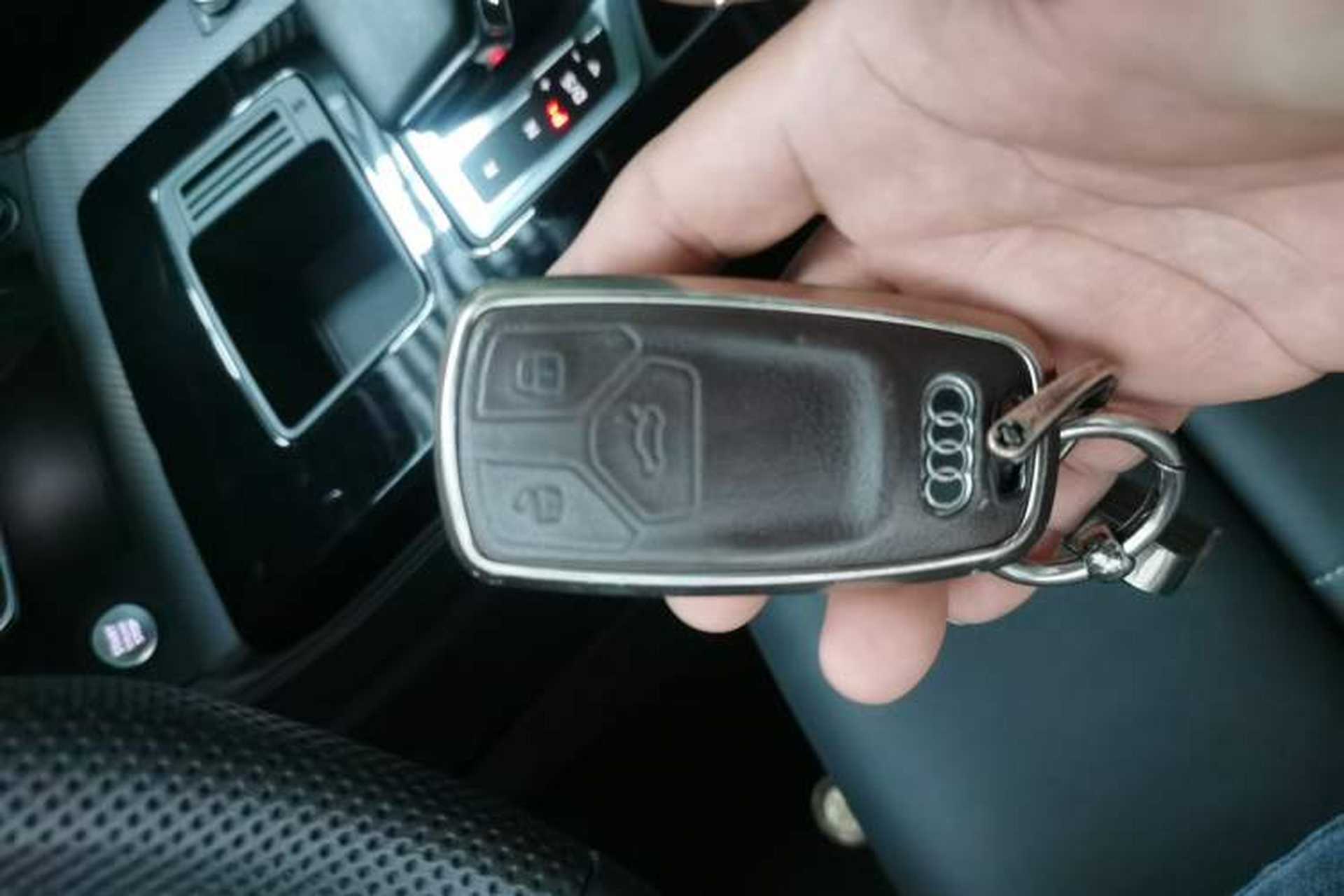 Used Audi Q5L 2022 Updated 45T Luxury Dynamic Version Vehicle Key
