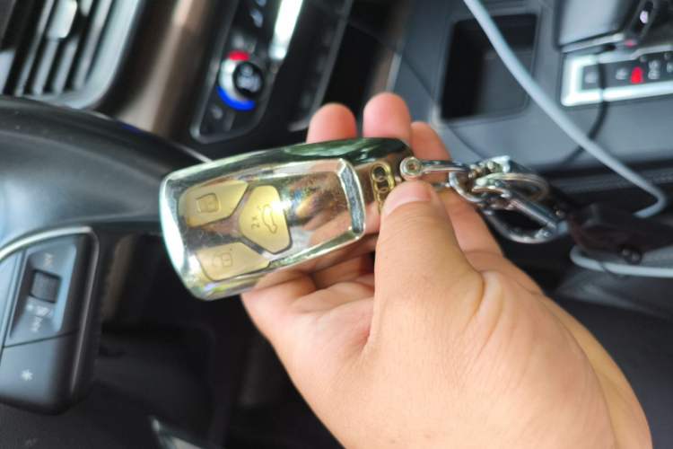 Used Audi Q5L 2022 40T Luxury Elegant Model Vehicle Key
