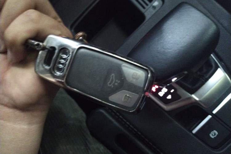 Used Audi Q5L 2022 40T Luxury Dynamic Model Vehicle Key