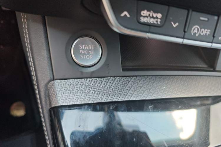 Used Audi Q5L 2022 40T Fashionable and Dynamic Model Vehicle Key