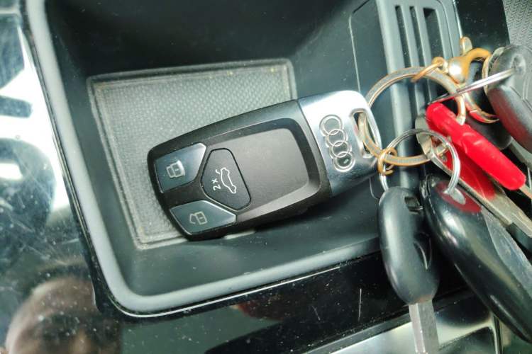 Used Audi Q5L 2022 40T Luxury Dynamic Model Vehicle Key