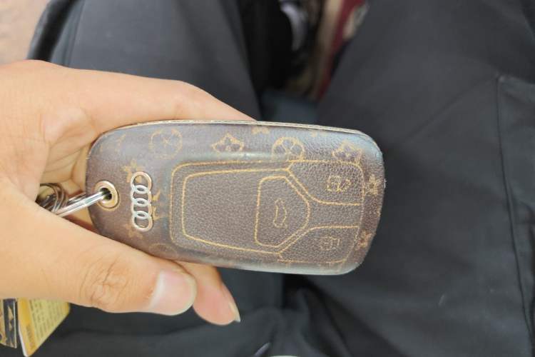 Used Audi Q5L 2022 40T Luxury Dynamic Model Vehicle Key
