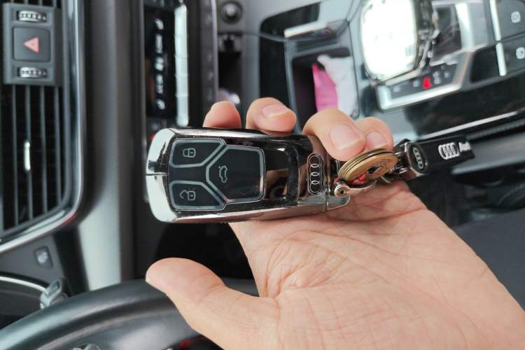 Used Audi Q5L 2022 40T Luxury Dynamic Model Vehicle Key