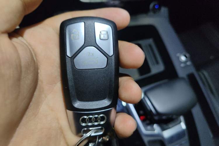 Used Audi Q5L 2022 40T Luxury Dynamic Model Vehicle Key