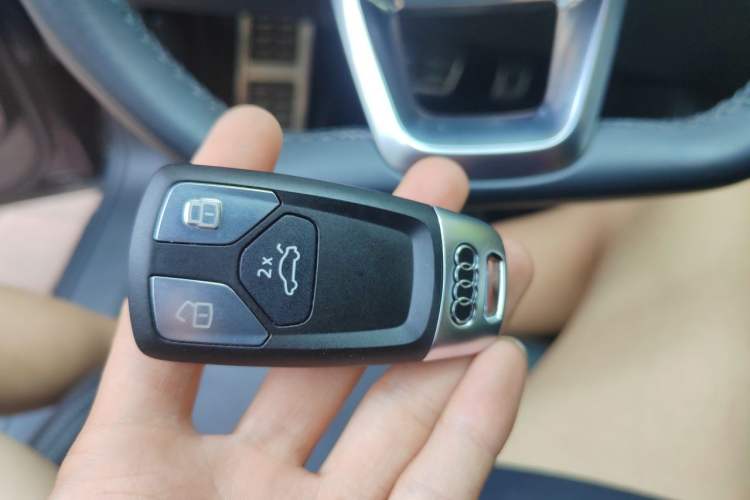 Used Audi Q5L 2022 Updated 40T Luxury Dynamic Edition Vehicle Key