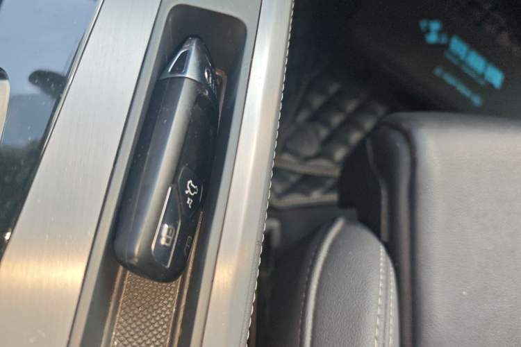 Used Audi Q5L 2022 40T Fashionable and Dynamic Model Vehicle Key