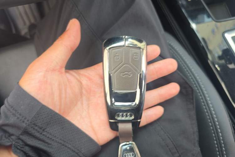 Used Audi Q5L 2022 45T Luxury Dynamic Model Vehicle Key