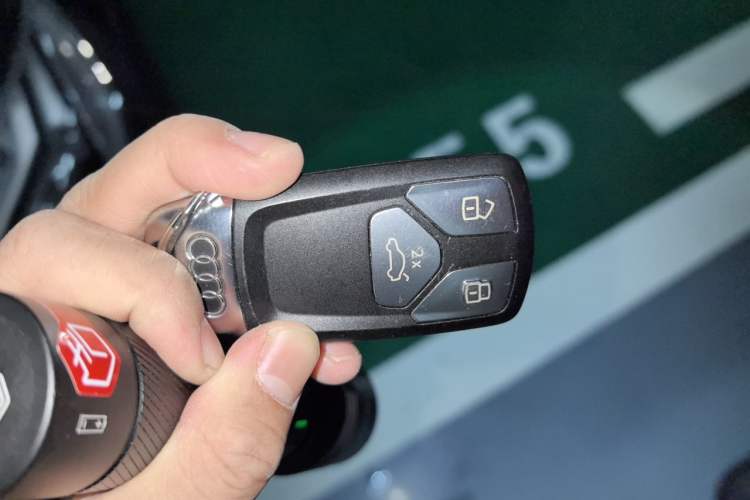 Used Audi Q5L 2022 45T Luxury Dynamic Model Vehicle Key
