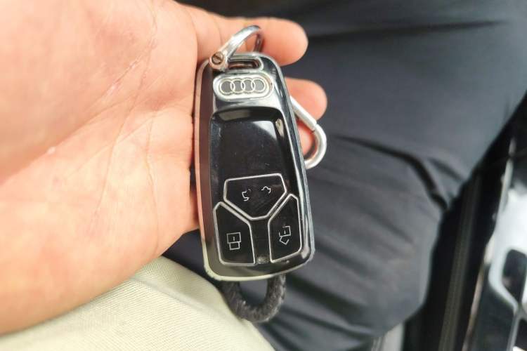 Used Audi Q5L 2022 40T Luxury Dynamic Model Vehicle Key