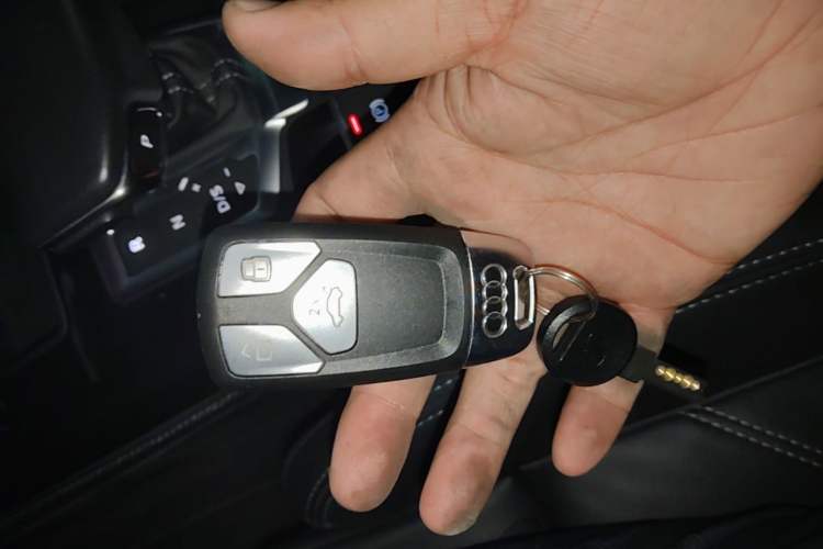 Used Audi Q5L 2022 Updated 40T Luxury Dynamic Edition Vehicle Key