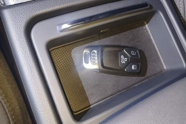 Used Audi Q5L 2022 Updated 45T Luxury Dynamic Version Vehicle Key