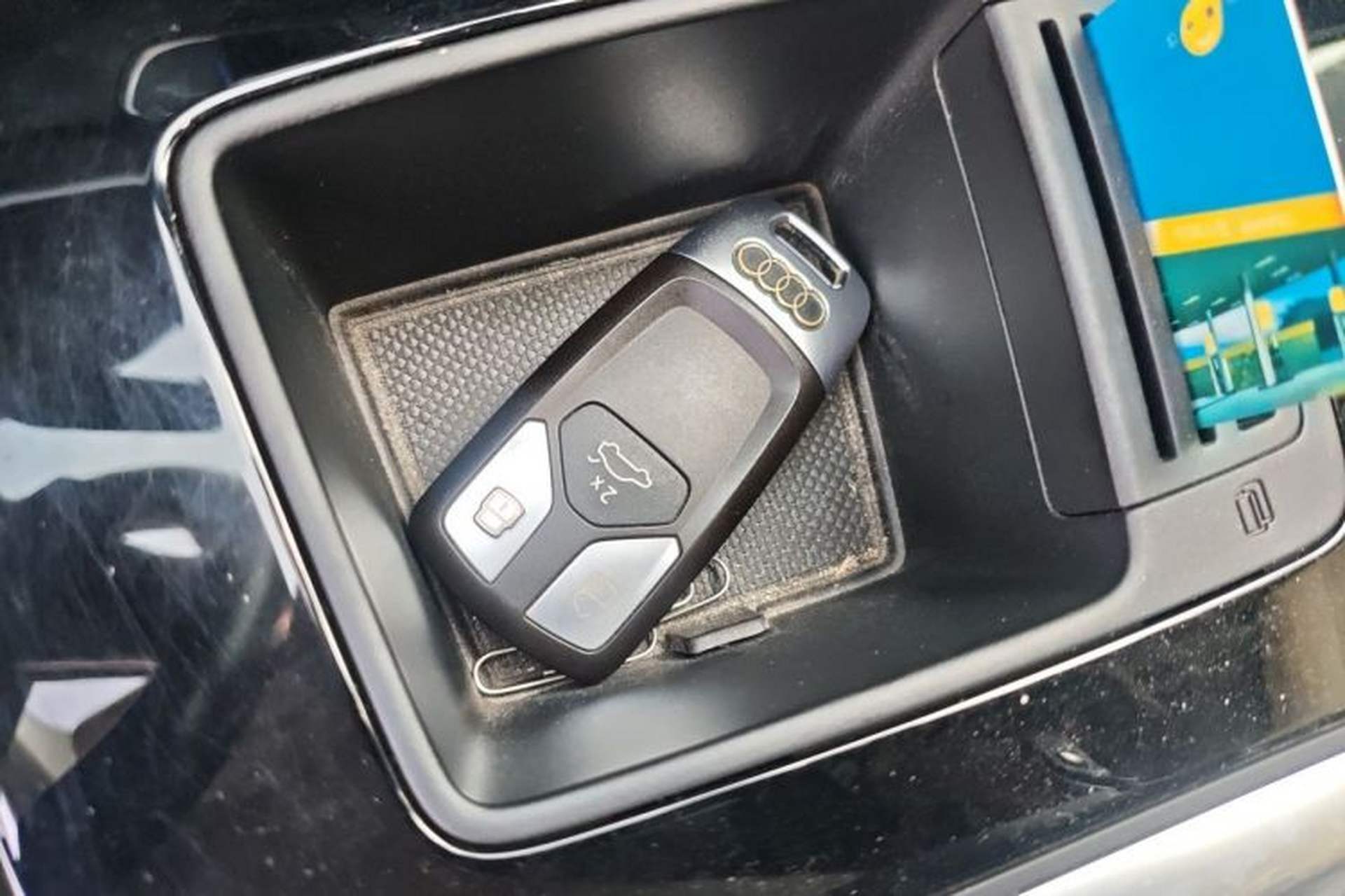 Used Audi Q5L 2022 40T Fashionable and Dynamic Model Vehicle Key